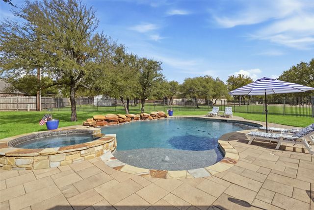 199 Deer Creek Drive, Aledo, TX 76008