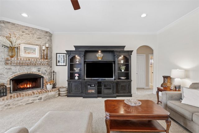 199 Deer Creek Drive, Aledo, TX 76008