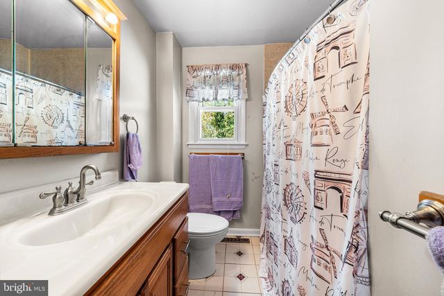 1 RONDON AVE, Berlin, NJ 08009