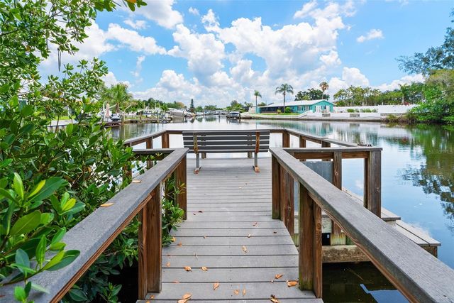 350 79TH AVENUE N 134, St Petersburg, FL 33702