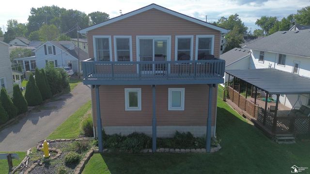 4358 10th Street, Luna Pier, MI 48157