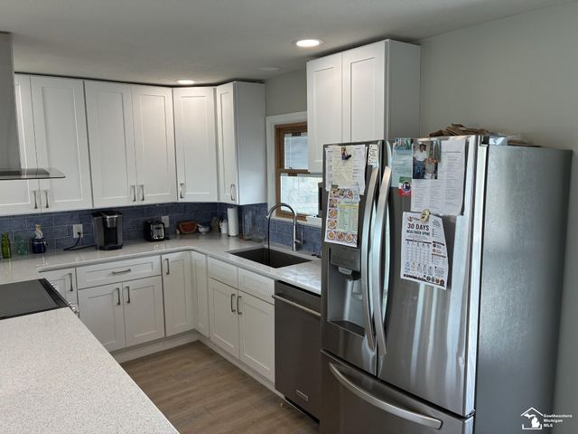 4358 10th Street, Luna Pier, MI 48157