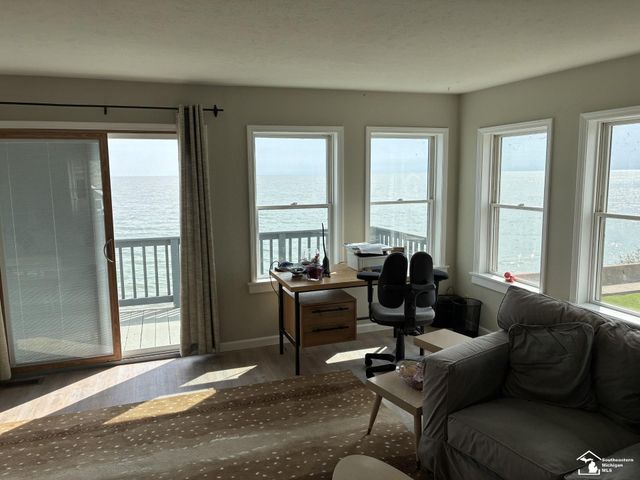 4358 10th Street, Luna Pier, MI 48157