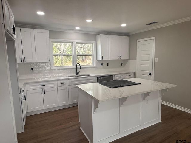 11447 E HWY 64 E, Tyler, TX 75707