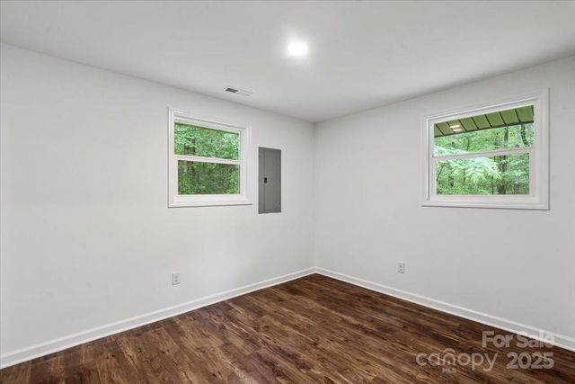 704 W Border Street, Dallas, NC 28034