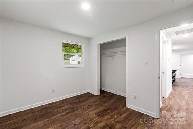 704 W Border Street, Dallas, NC 28034