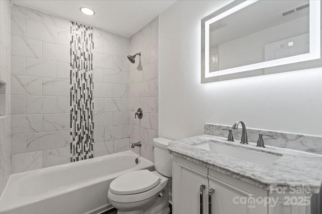704 W Border Street, Dallas, NC 28034