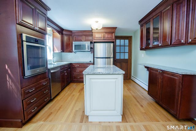 172 Weymouth Road, Enfield, CT 06082