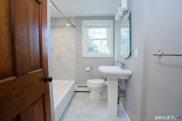 172 Weymouth Road, Enfield, CT 06082