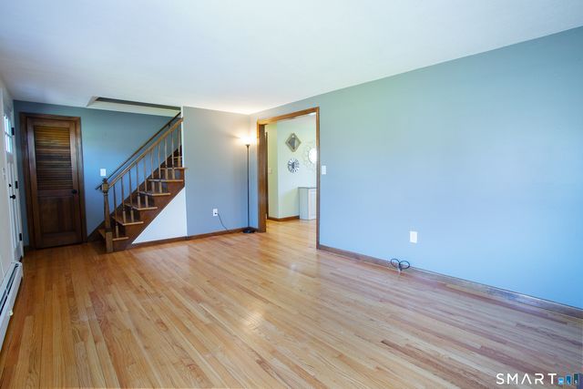 172 Weymouth Road, Enfield, CT 06082