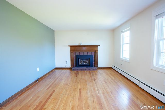 172 Weymouth Road, Enfield, CT 06082