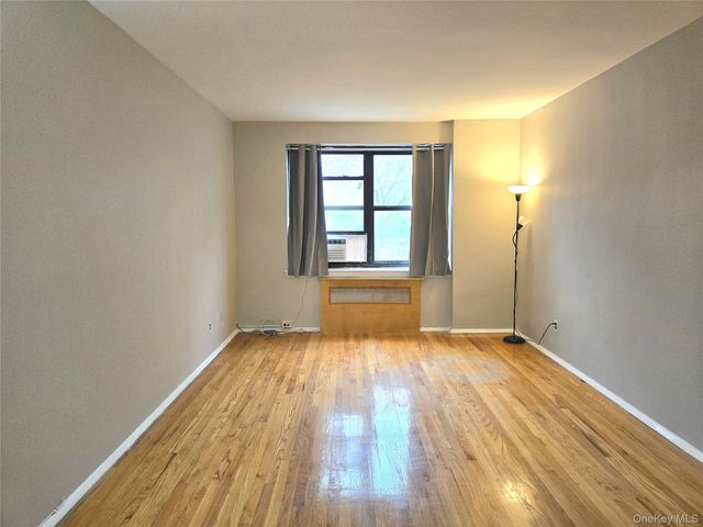 138-18 28th Road 2F, Flushing, NY 11354