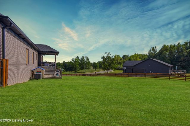 125 S Sunshine Dr, Shepherdsville, KY 40165