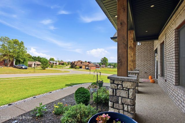 125 S Sunshine Dr, Shepherdsville, KY 40165
