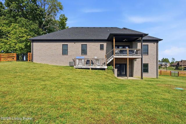 125 S Sunshine Dr, Shepherdsville, KY 40165