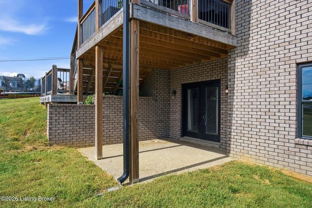 125 S Sunshine Dr, Shepherdsville, KY 40165