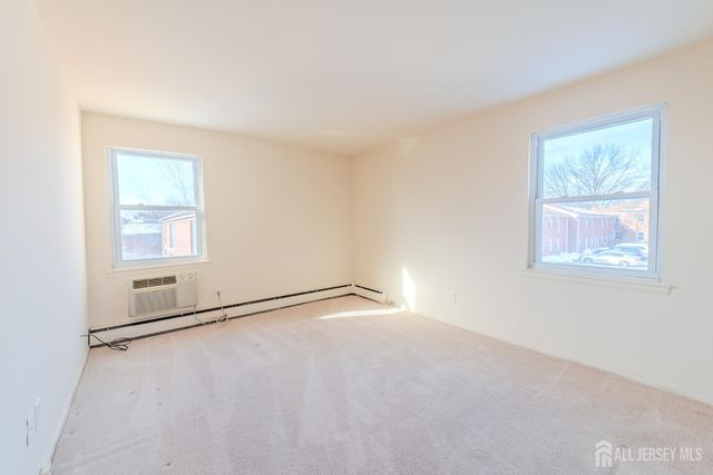 21 York Drive 3B, Edison, NJ 08817