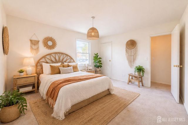 21 York Drive 3B, Edison, NJ 08817