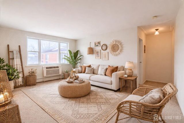 21 York Drive 3B, Edison, NJ 08817