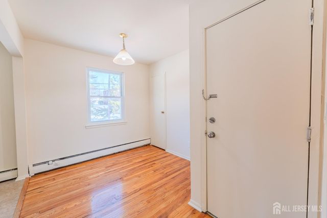 21 York Drive 3B, Edison, NJ 08817