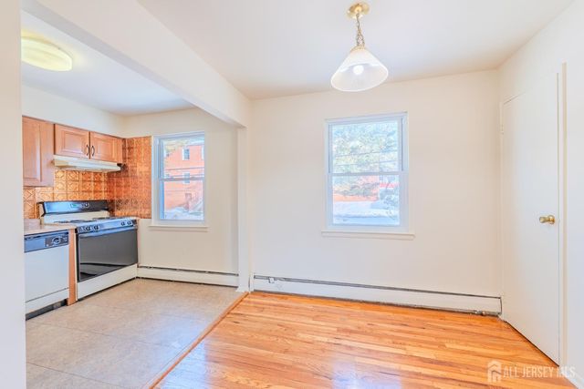 21 York Drive 3B, Edison, NJ 08817