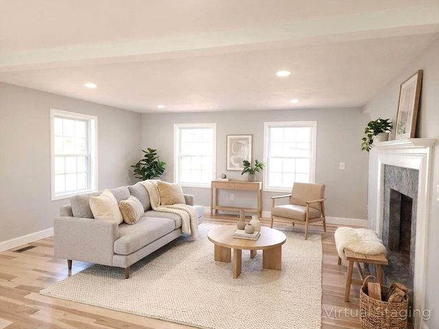 226 W Main St, Westborough, MA 01581