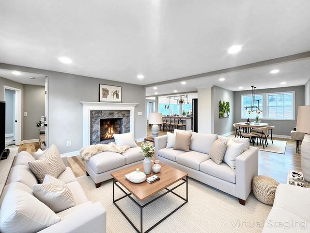 226 W Main St, Westborough, MA 01581