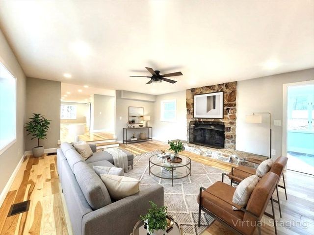 226 W Main St, Westborough, MA 01581