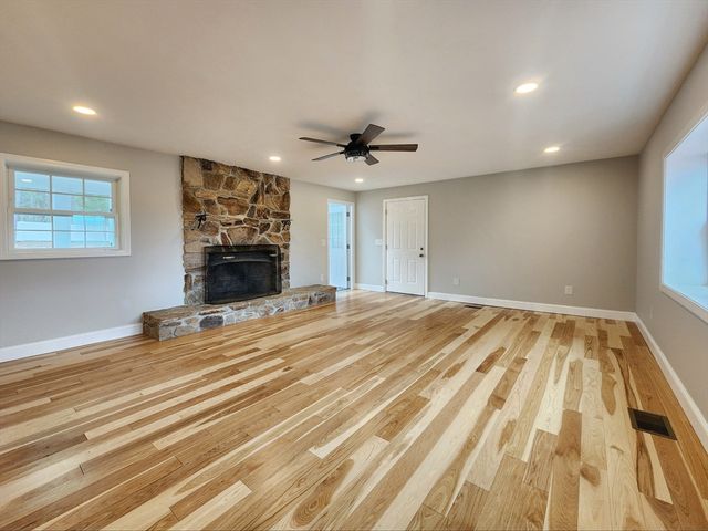 226 W Main St, Westborough, MA 01581