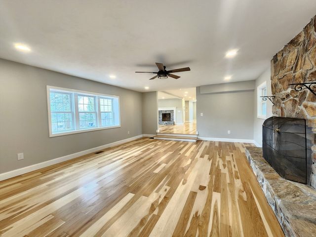 226 W Main St, Westborough, MA 01581