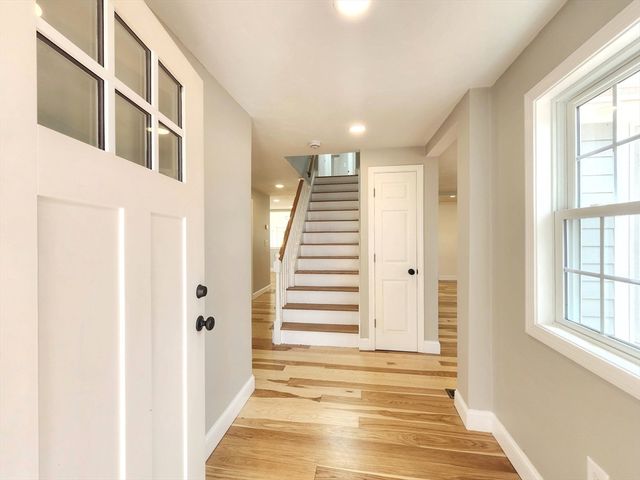 226 W Main St, Westborough, MA 01581