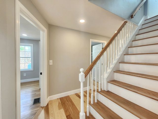 226 W Main St, Westborough, MA 01581