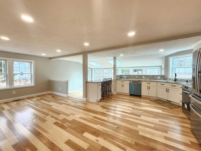 226 W Main St, Westborough, MA 01581