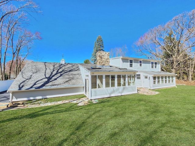 226 W Main St, Westborough, MA 01581