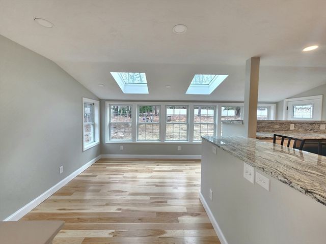 226 W Main St, Westborough, MA 01581