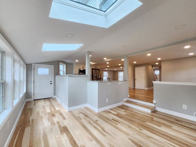 226 W Main St, Westborough, MA 01581