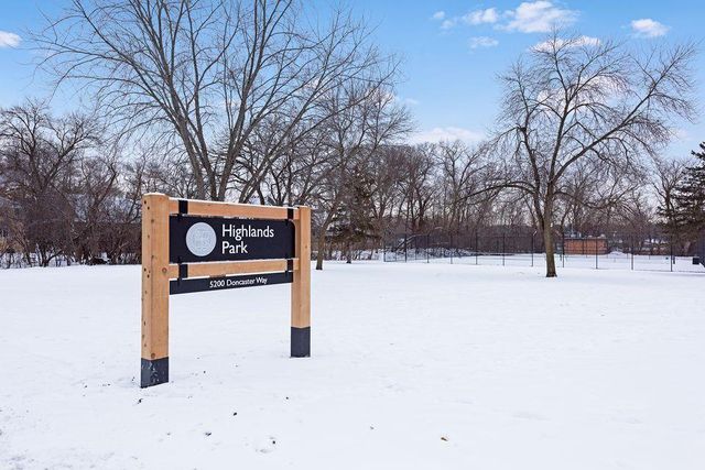 5252 Lochloy Drive, Edina, MN 55436