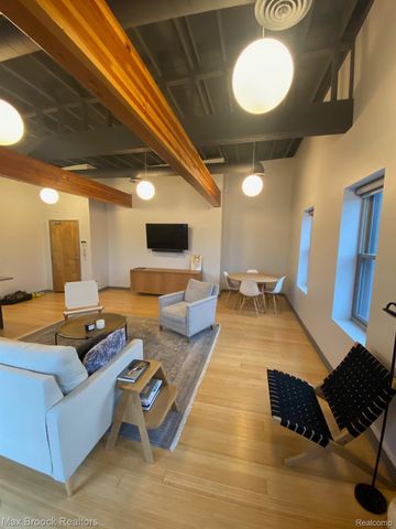 510 N Main St 510, Royal Oak, MI 48067