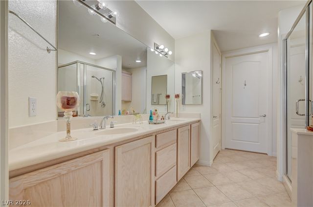 50 East Serene Avenue 421, Las Vegas, NV 89123