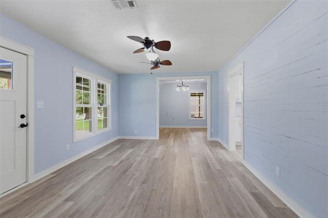 1218 E Kent, Sulphur, LA 70663