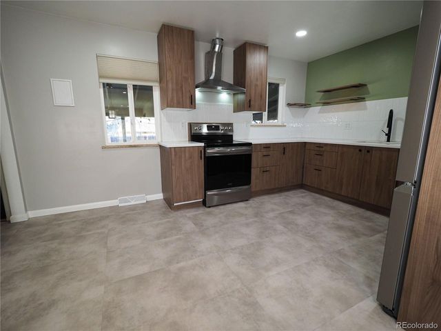 2708 S Grove St, Denver, CO 80236