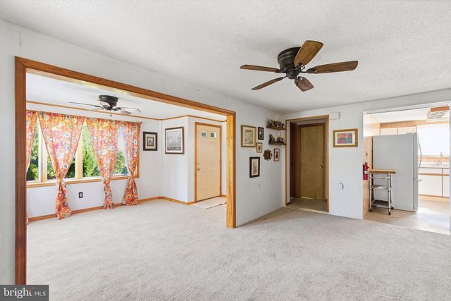 2 NORTHEAST DR, Manahawkin, NJ 08050