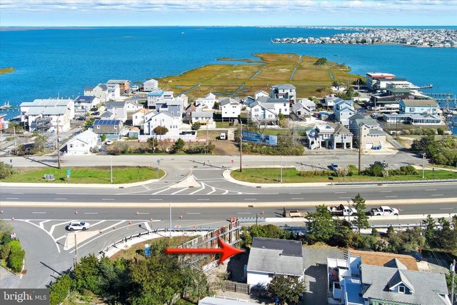 2 NORTHEAST DR, Manahawkin, NJ 08050