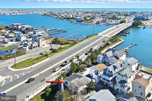 2 NORTHEAST DR, Manahawkin, NJ 08050