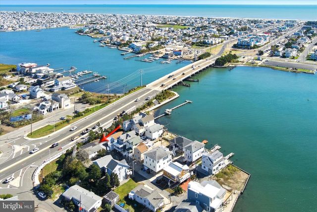 2 NORTHEAST DR, Manahawkin, NJ 08050