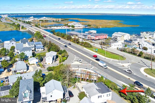 2 NORTHEAST DR, Manahawkin, NJ 08050