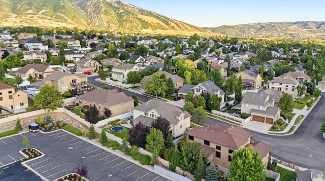 1043 E MACH SCHNELL DR, Sandy, UT 84094