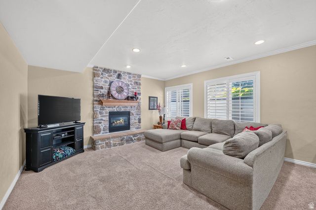 1043 E MACH SCHNELL DR, Sandy, UT 84094