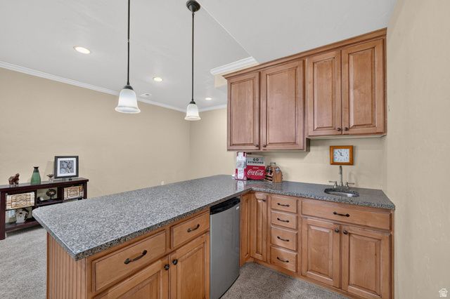 1043 E MACH SCHNELL DR, Sandy, UT 84094