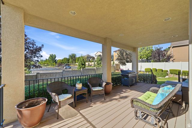 1043 E MACH SCHNELL DR, Sandy, UT 84094